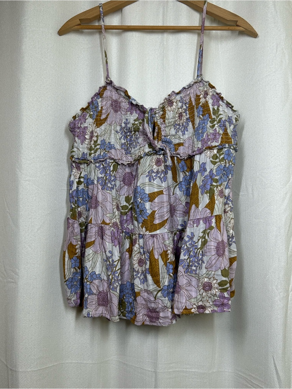 American Eagle Floral Tiered Camisole Tank Size Medium Ruffles Purple Brown
